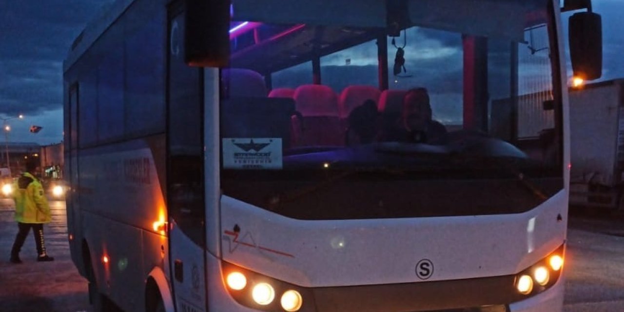 Minibüsün Çarptığı Adam Yaralandı