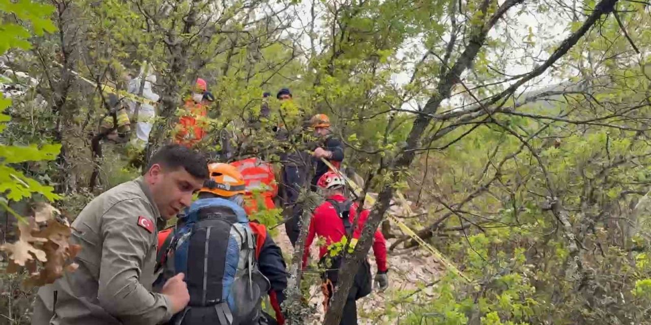 Defineciler Kazmadık Yer Bırakmadı!