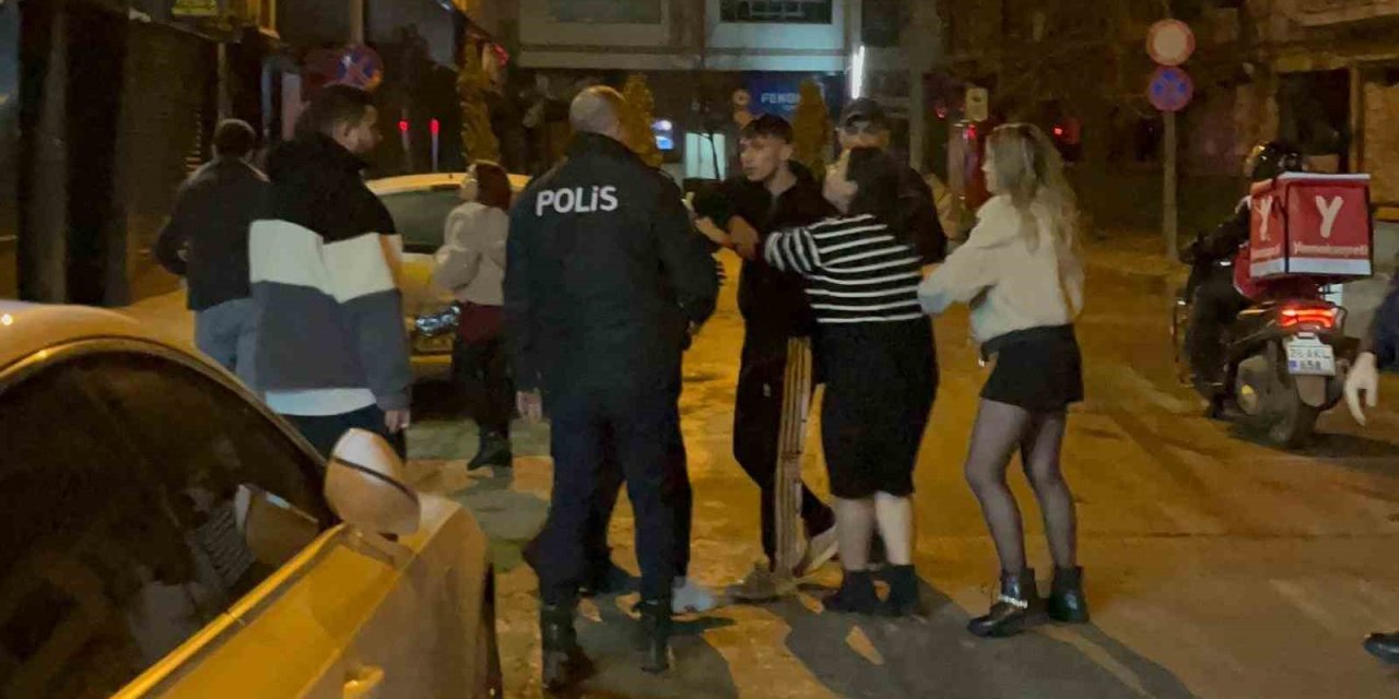 Alkollü Mekanda Kavga Eden Kadınlar Gözaltına Alındı