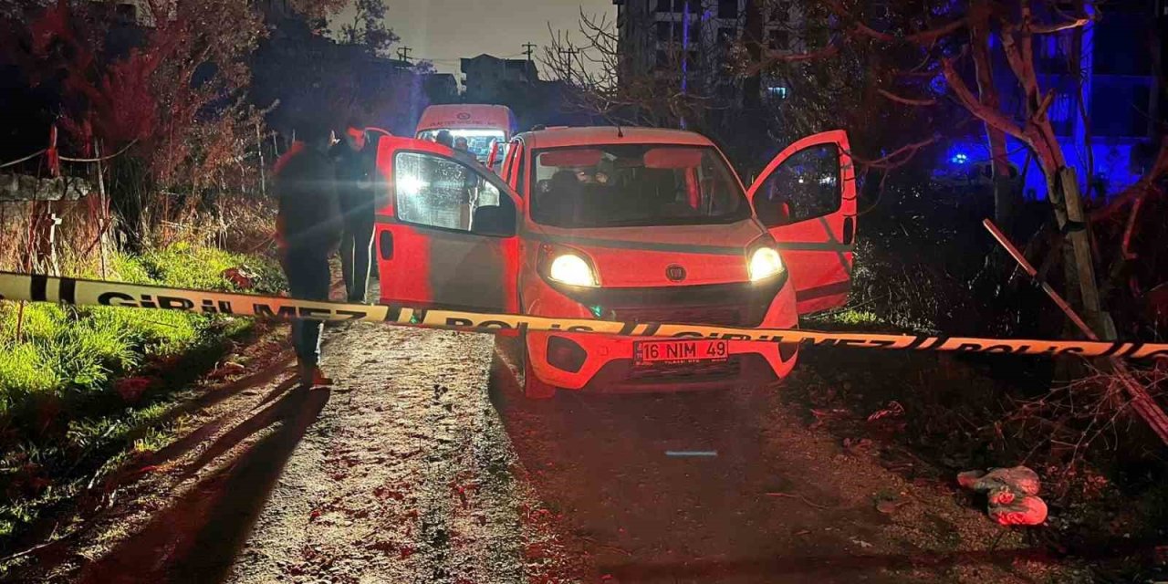 Önce Öldürdü, Sonra Suç Aletiyle Teslim Oldu