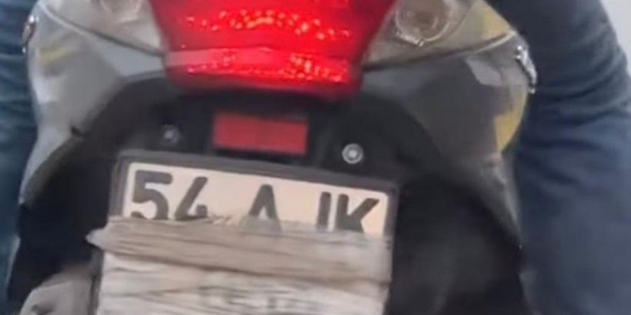 Motosikletin Plakasını Kapatarak Gezen Sürücü Yakalandı