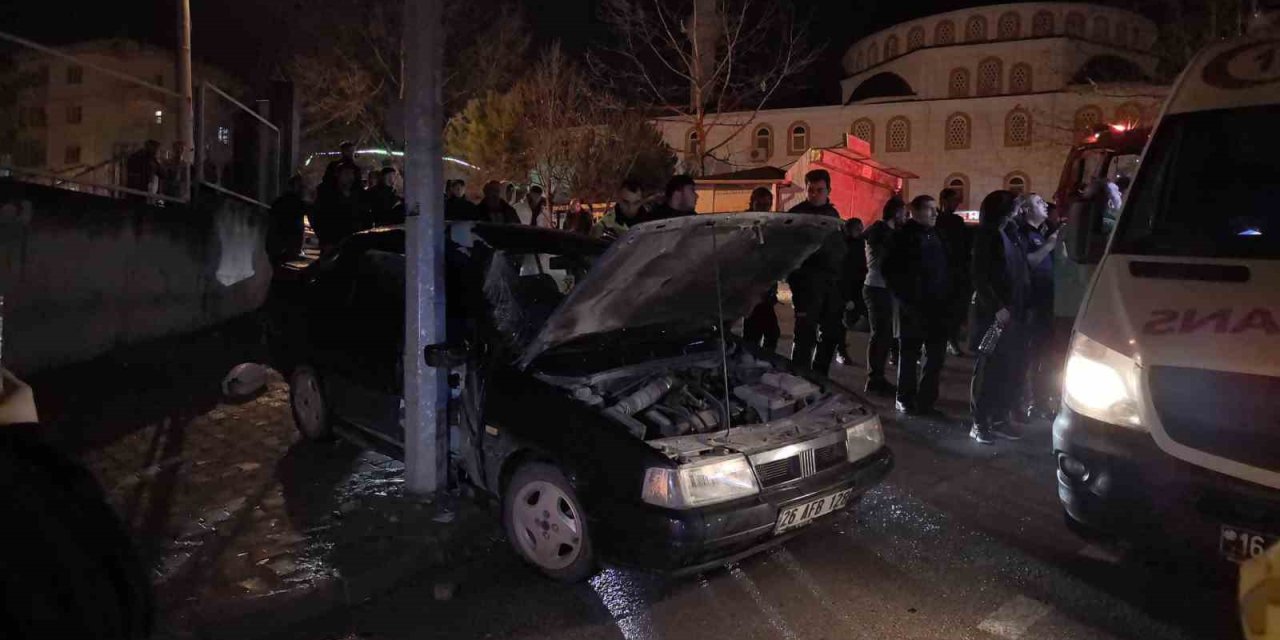 İki Otomobil Çarpıştı: 1 Yaralı