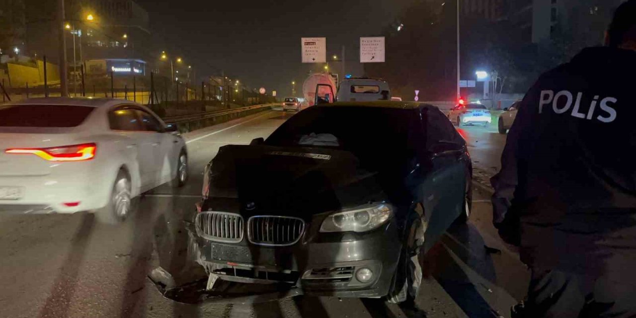 Ters Şeritten İlerleyen Otomobil Tırla Çarpıştı