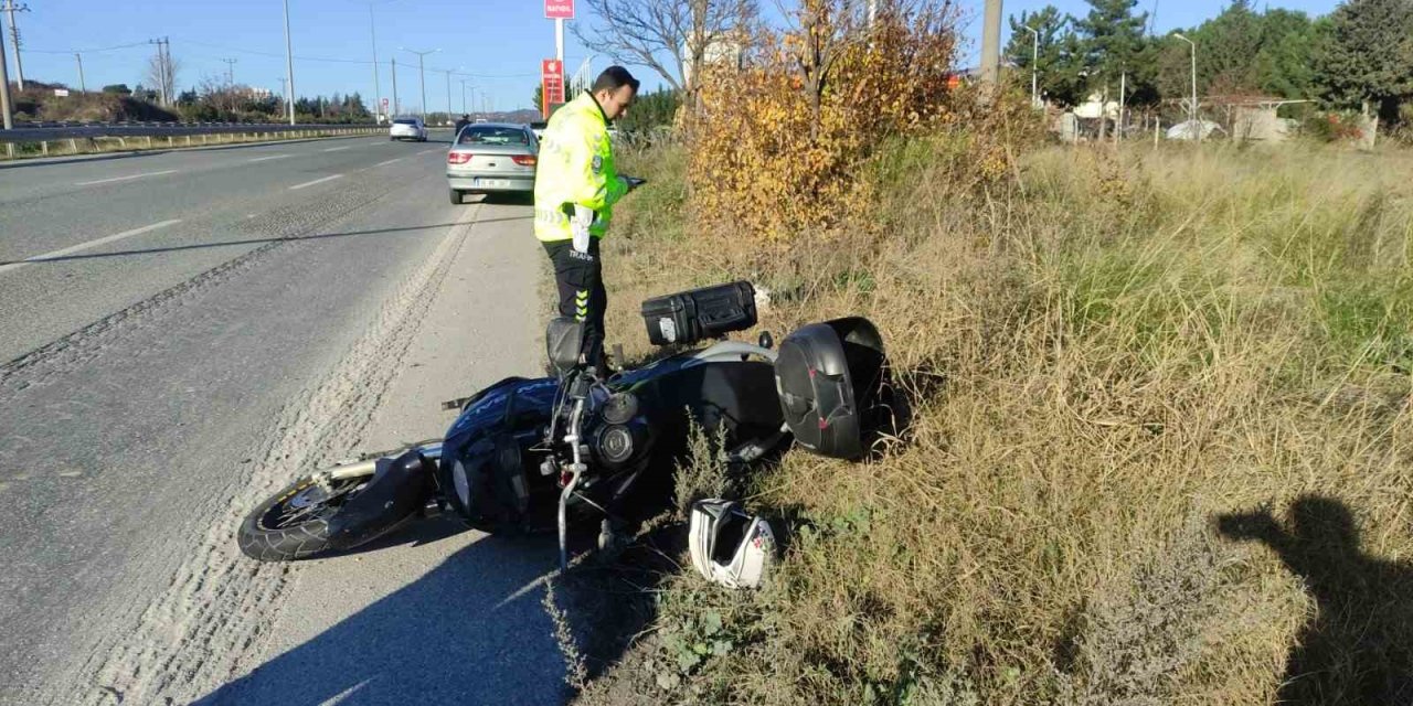Şerit Değiştiren Otomobilin Çarptığı Motosiklet Sürücüsü Hayatını Kaybetti