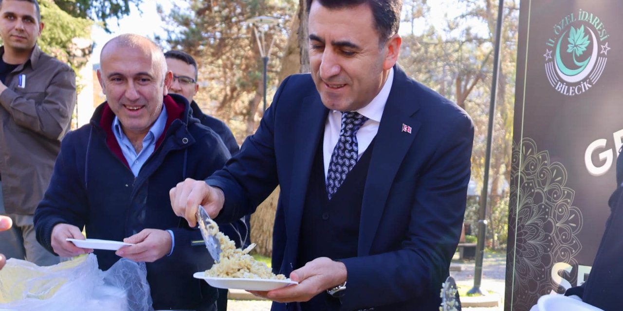 Bilecik'te Geleneksel 'Şifalı Pilav' İkramı