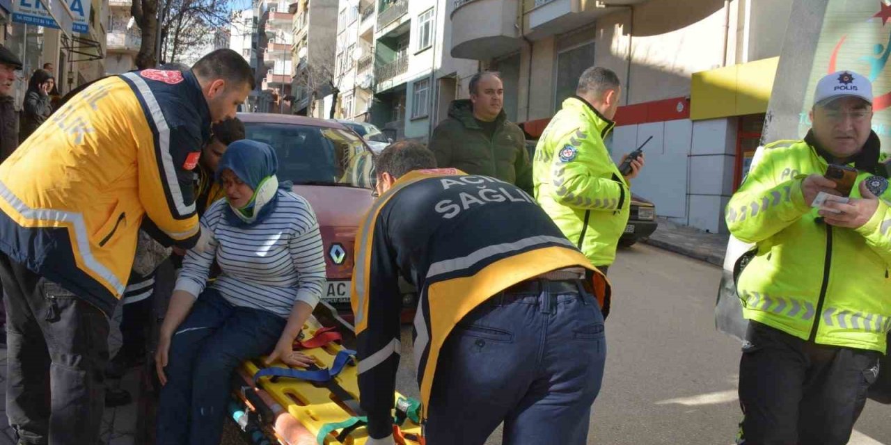 Otomobilin Çarptığı Yaya Yaralandı
