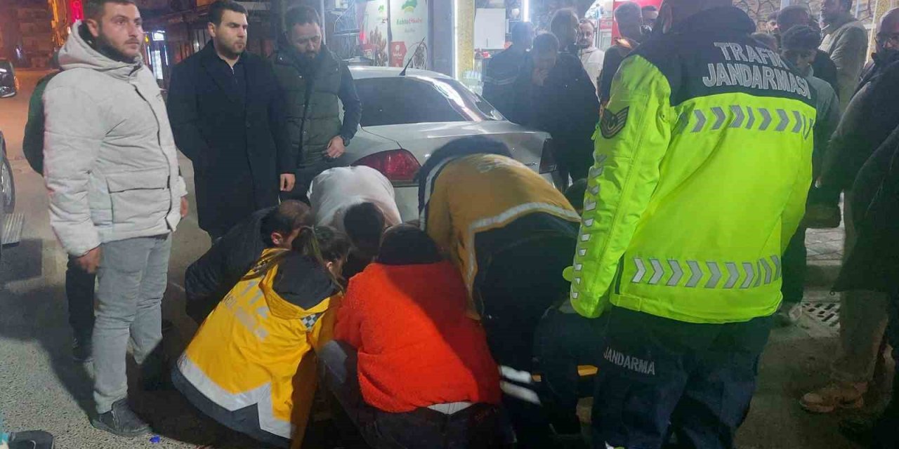 Pikap İle Çarpışan Plakasız Motosikletin Sürücüsü Yaralandı