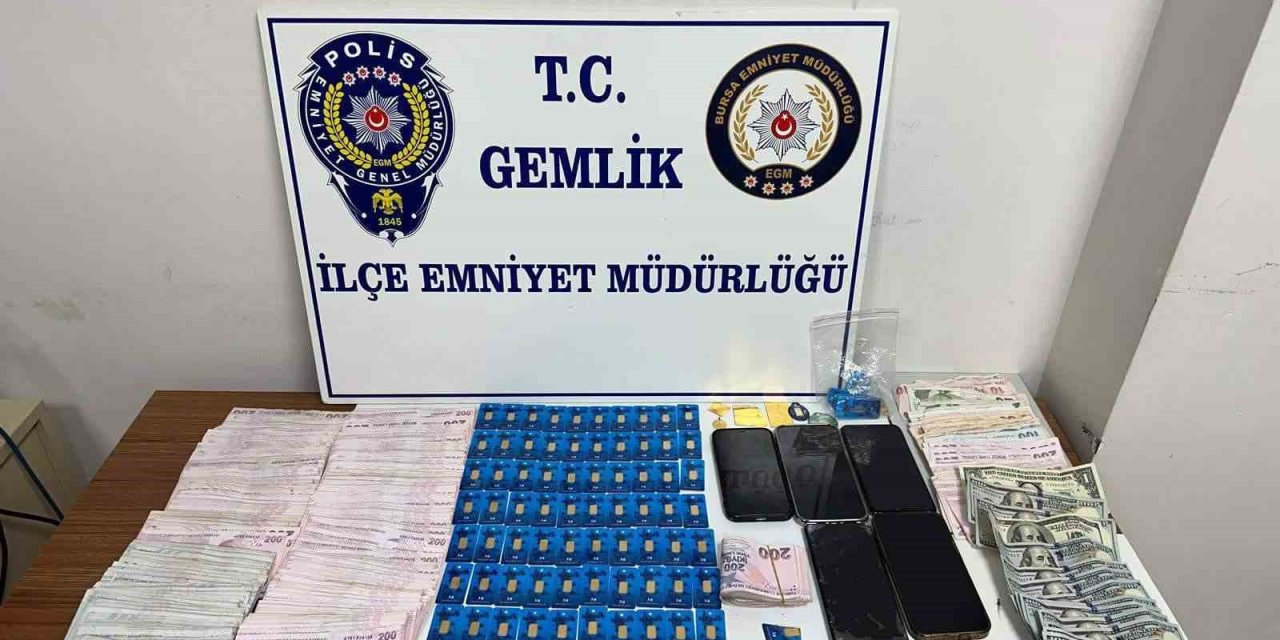 Sahte Altınları Bozdururken Kıskıvrak Yakalandılar