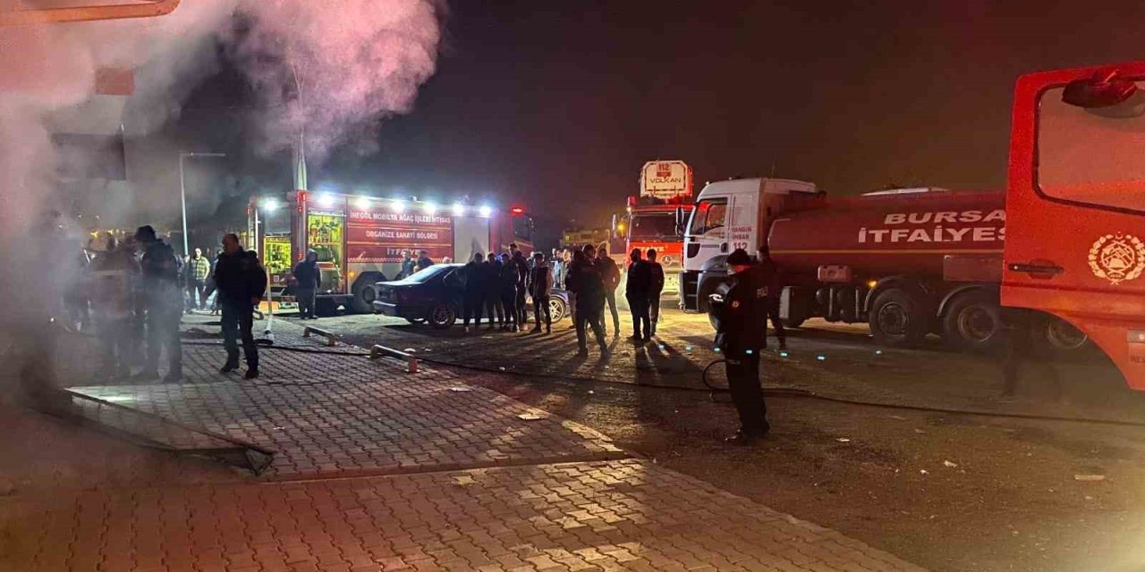 Market Deposunda Korkutan Yangın