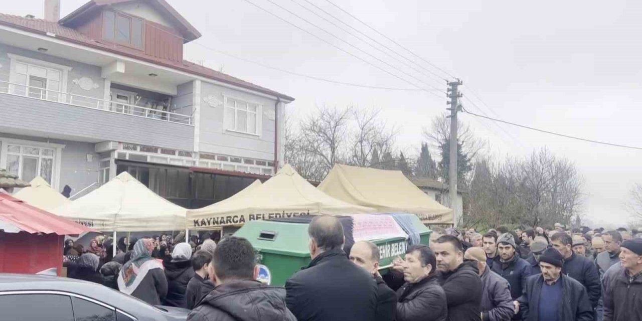 Trafik Kazasında Ölen 14 Yaşındaki Kız Son Toprağa Verildi