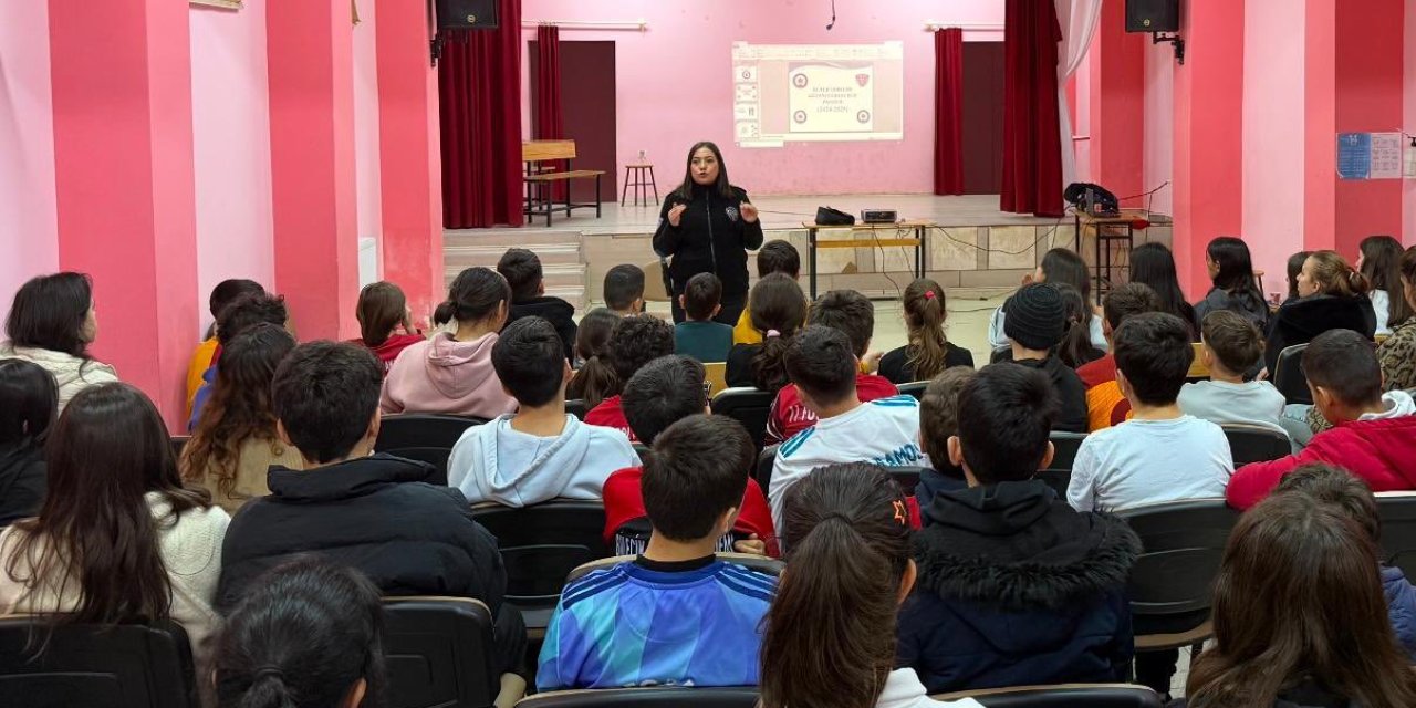 Dolandırıcılık konusunda bilgilendirme yapıldı