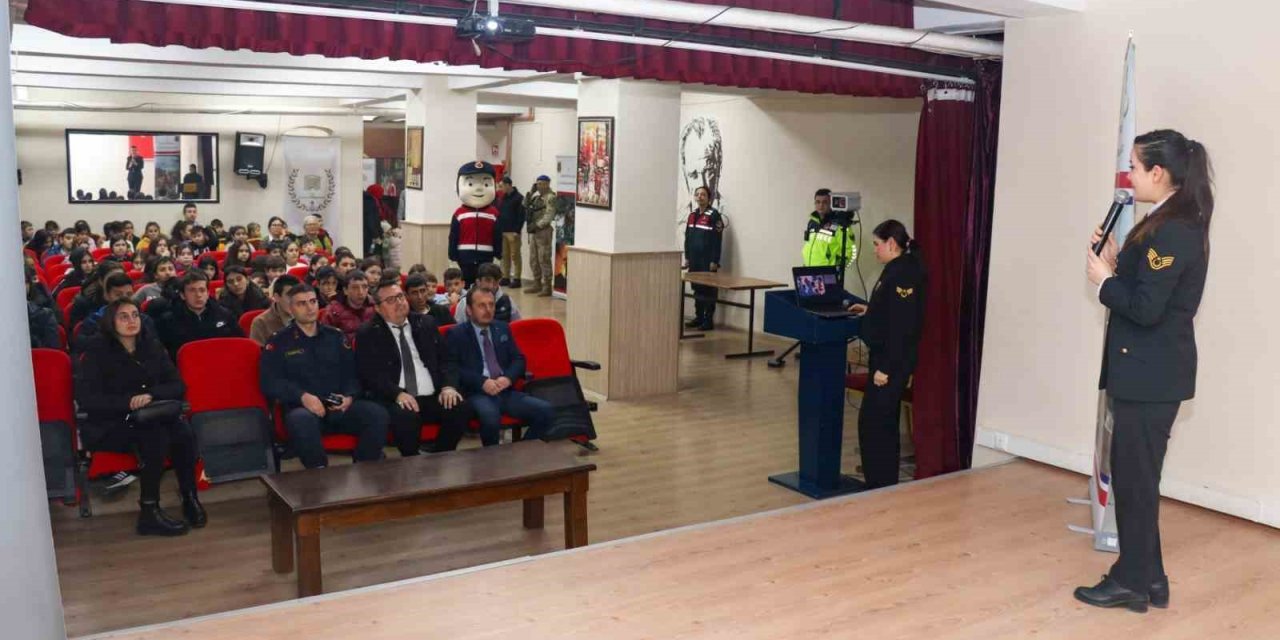 Öğrencilere Jandarma Birimleri Tanıtıldı