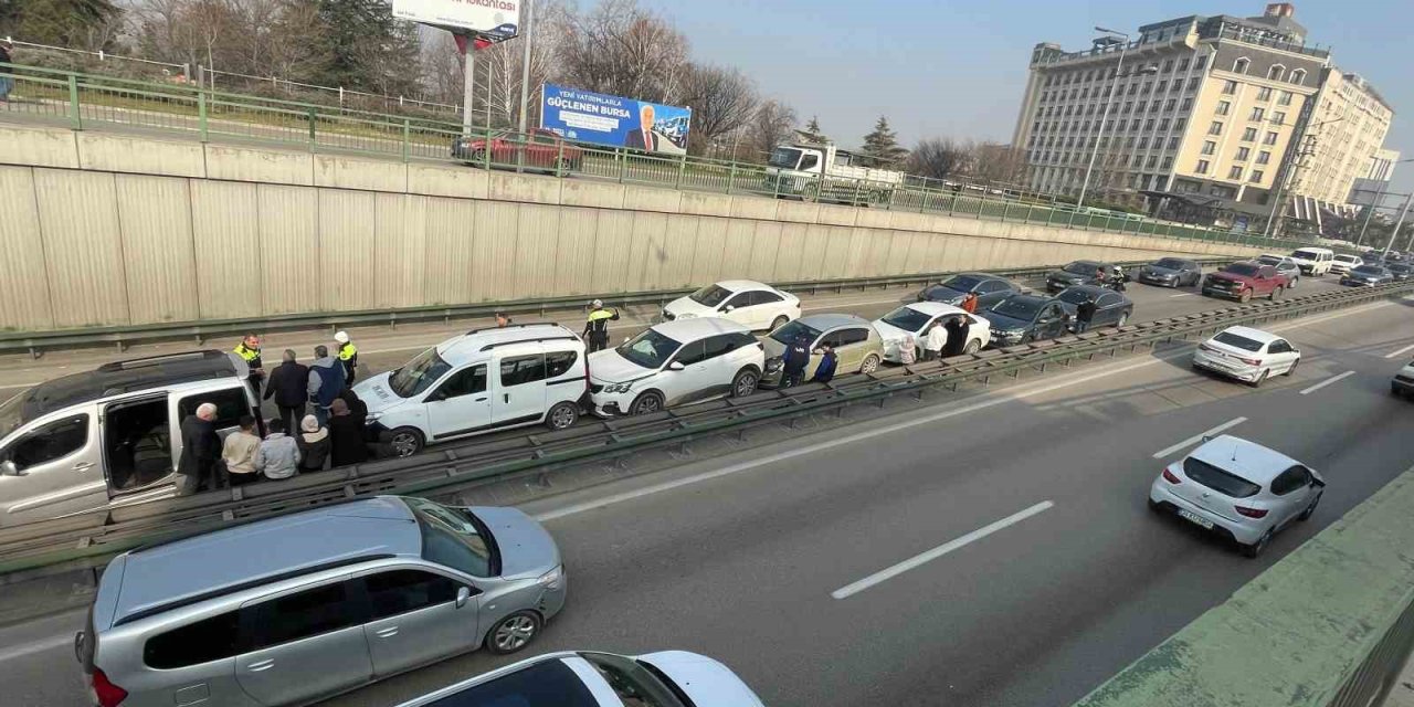 7 Araç Bir Birine Girdi