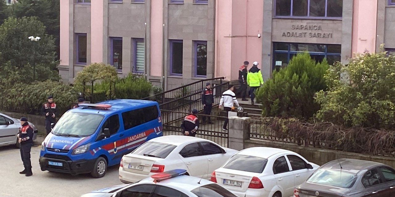Tartıştığı Kardeşini Beylik Tabancasıyla Vuran Emekli Polis Adliyede