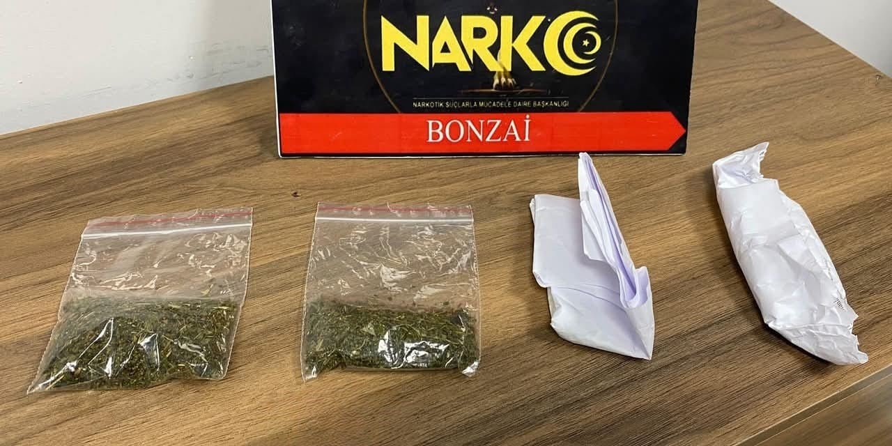 Uyuşturucu Tacirleri 60 Gram Bonzai İle Yakalandı