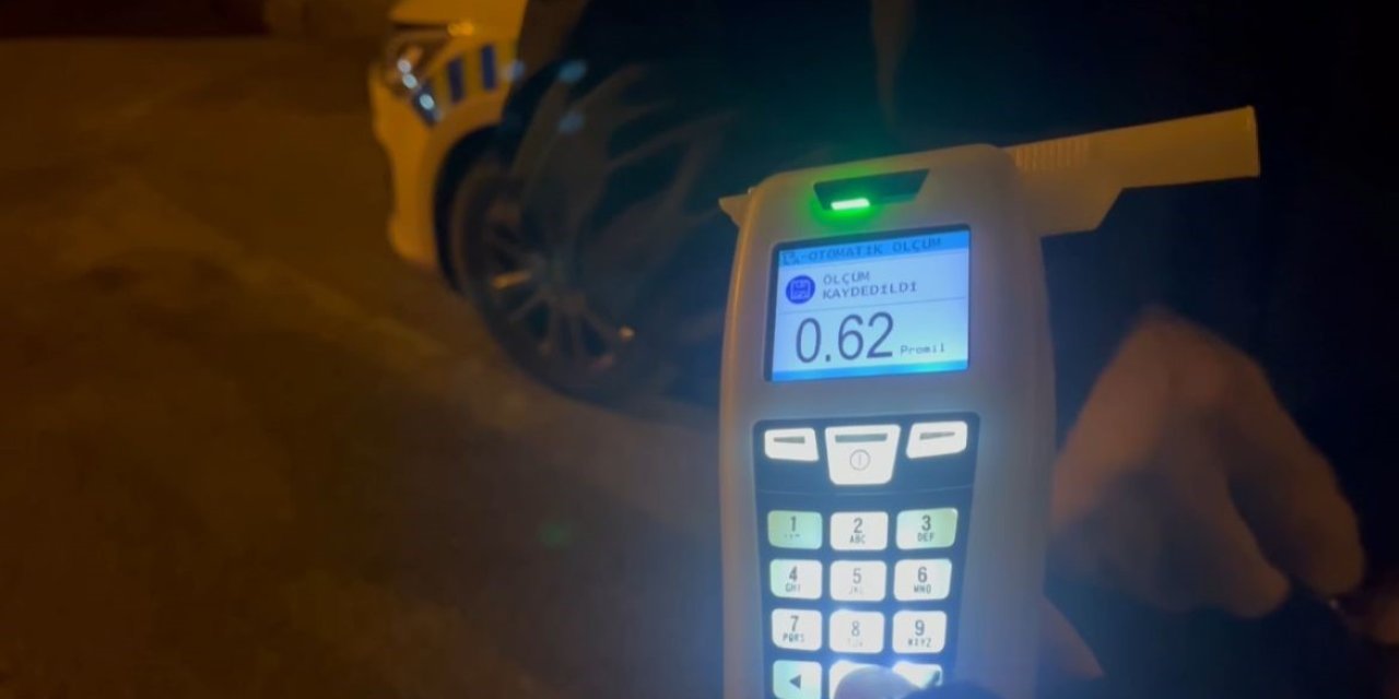 Uygulama Noktasını Görünce Park Etti: Alkollü Sürücünün İlginç Diyalogları Kamerada