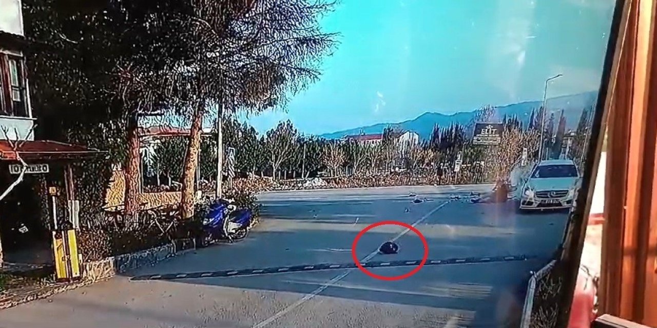 18 Yaşındaki Motosikletli Genci Hayattan Koparan Kaza Kamerada