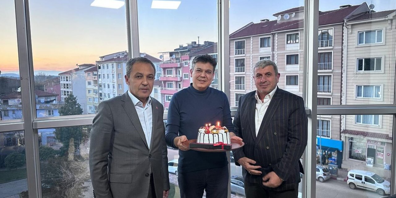 Başkan Durgut'a Doğum Günü Sürprizi