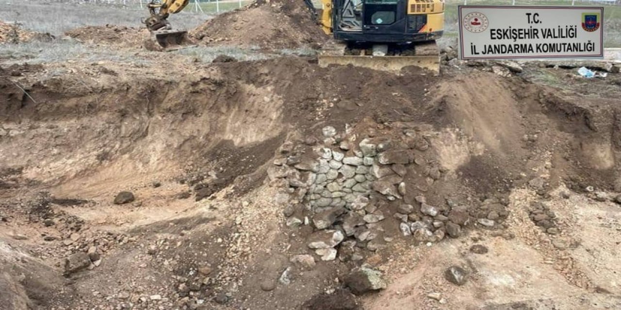 Kaçak Kazı Yaparken Suçüstü Yakalanan 2 Kişi Tutuklandı