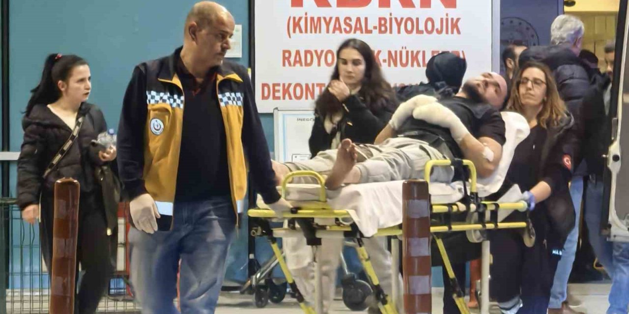 Camın Üzerine Düşen Genç Yaralandı