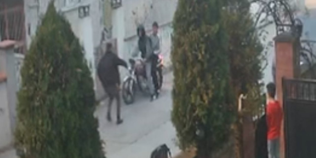 Kızların Yanından Geçerken Ateş Açan Magandayı Çöp Atmak İçin Evinden Çıkan Jandarma Yakaladı