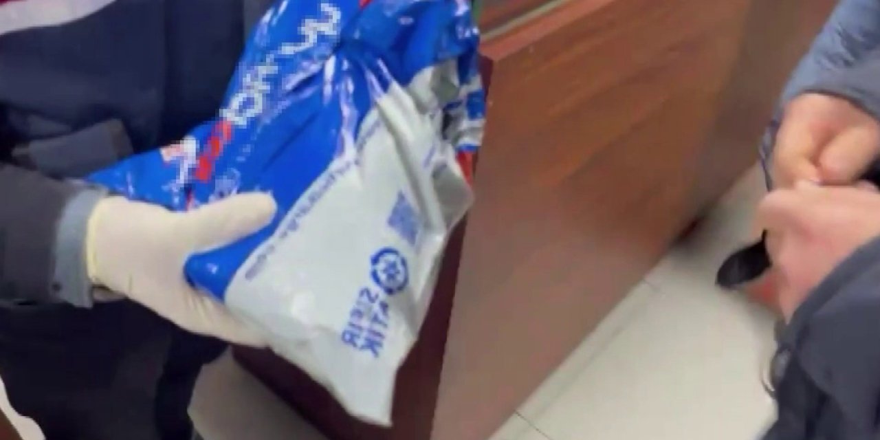 Taklit Ettikleri Kargo Aracı İle Kaçakçılık Yaparken Yakalandılar