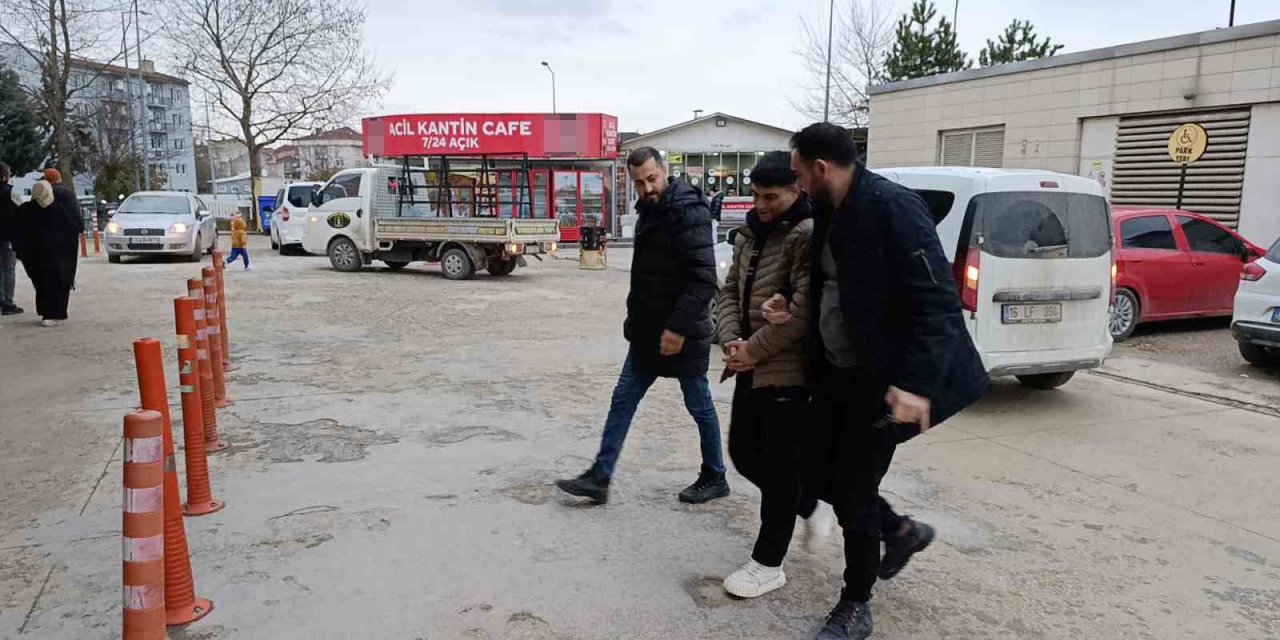 Silahlı Saldırgan Kafede Kahvaltı Yaparken Yakalandı