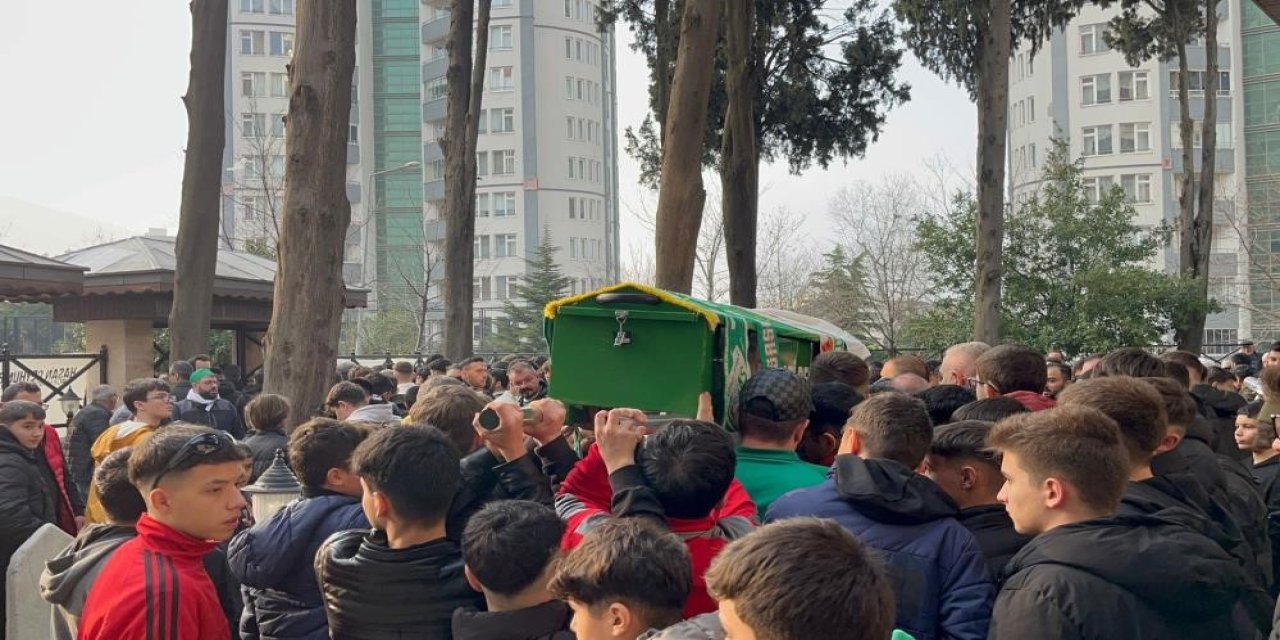 Felçli Direksiyon Başına Geçti... 3 Genci Ezdi, Kaçtı Alkollü Çıktı