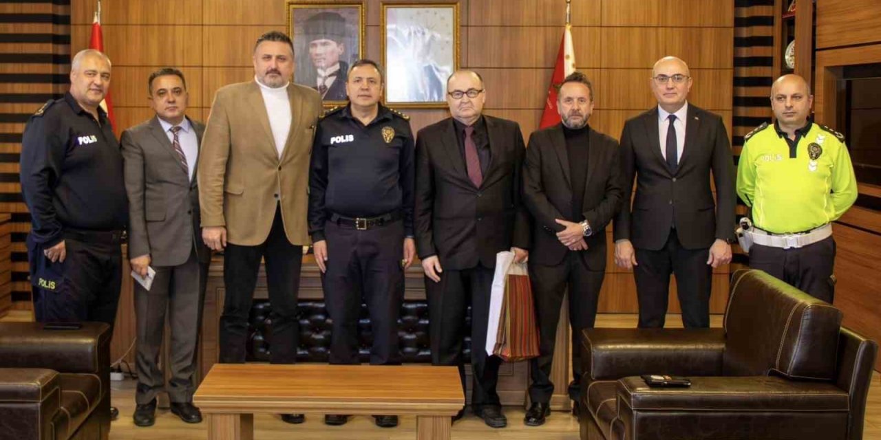 Bilecik Emniyet Müdürlüğü’nden Emekli Personele Plaket
