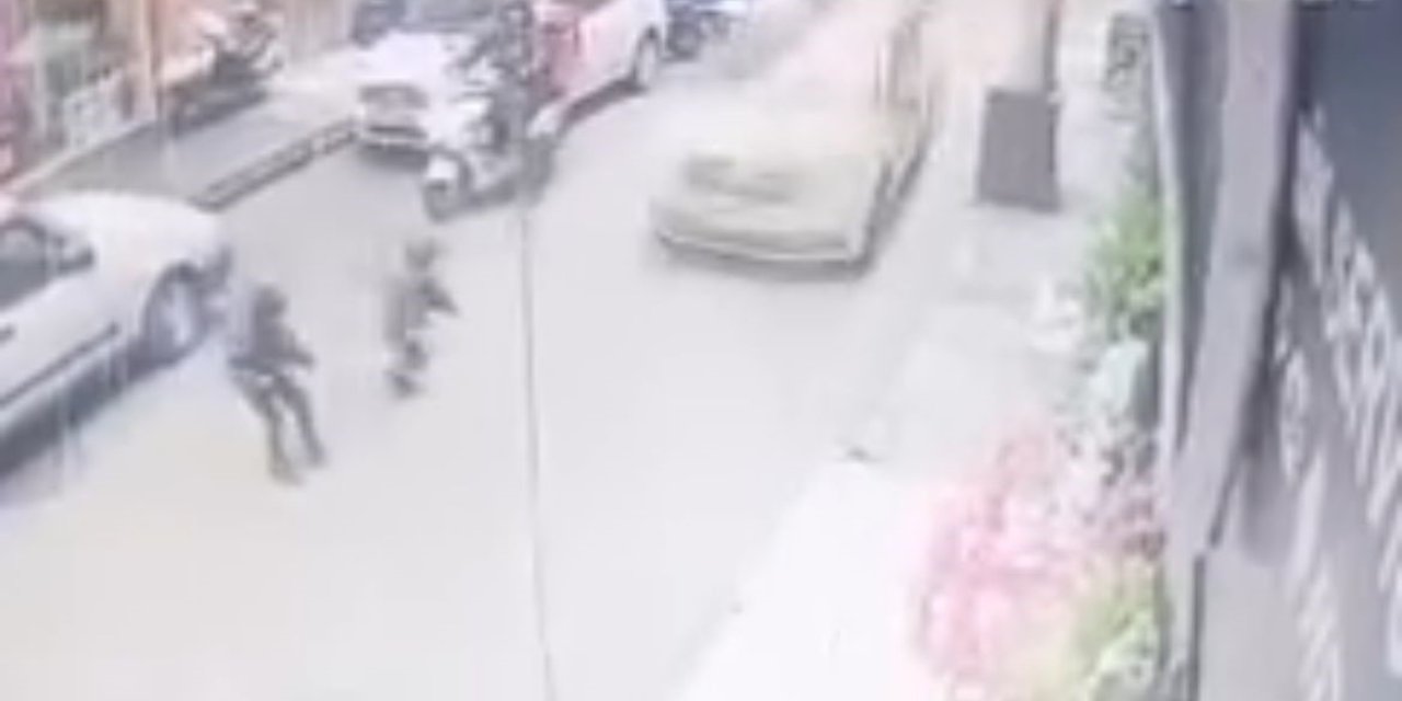 Kar Topu Oynarken Taksi Çarptı