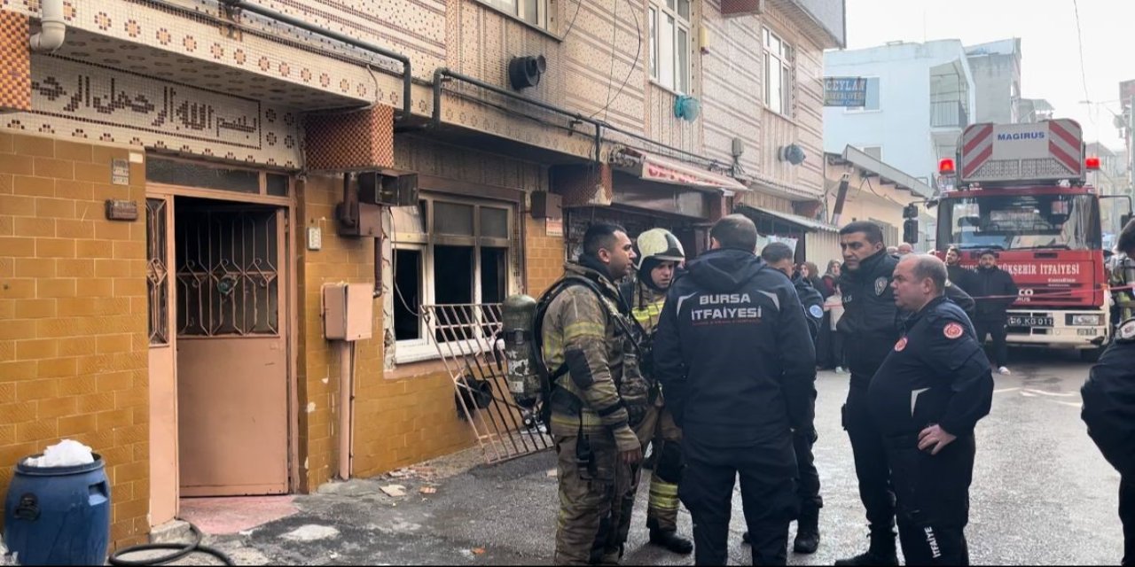 Yangında Can Pazarı...2 si Çocuk 4 Kişi Kurtarıldı