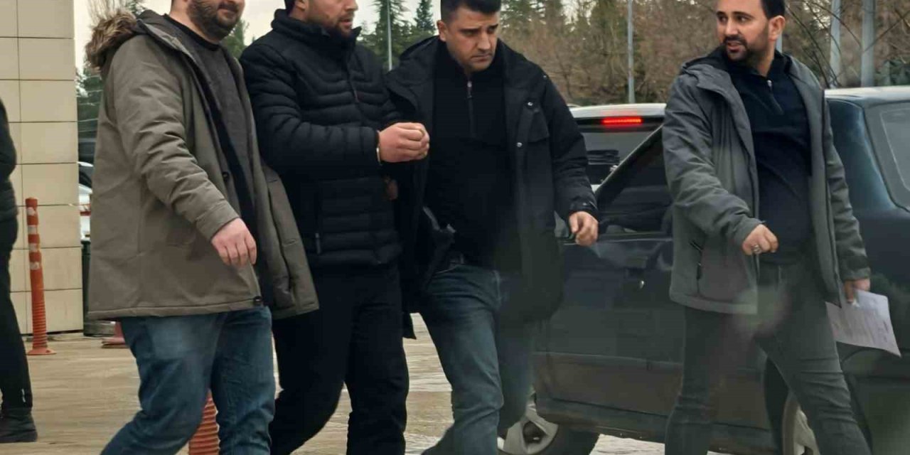 Firari Hükümlü Pencereden Atlayarak Kaçmak İsterken Yakalandı