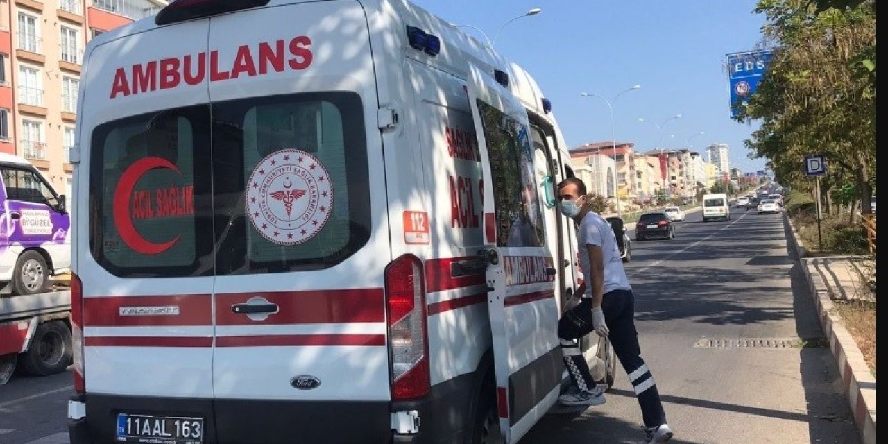 Kontrolden Çıkan Motosiklet Devrilirken, Sürücüsü Yaralandı