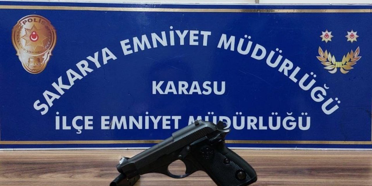 Şüpheli Hareketler Sergiledi, Üzerinden Ruhsatsız Silah Çıktı