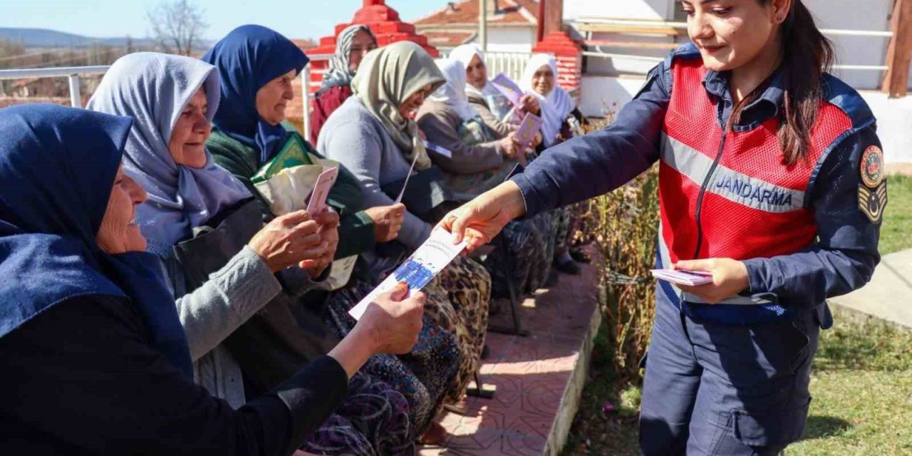 Kadına Şiddetle İlgili Vatandaşlar Bilgilendirildi