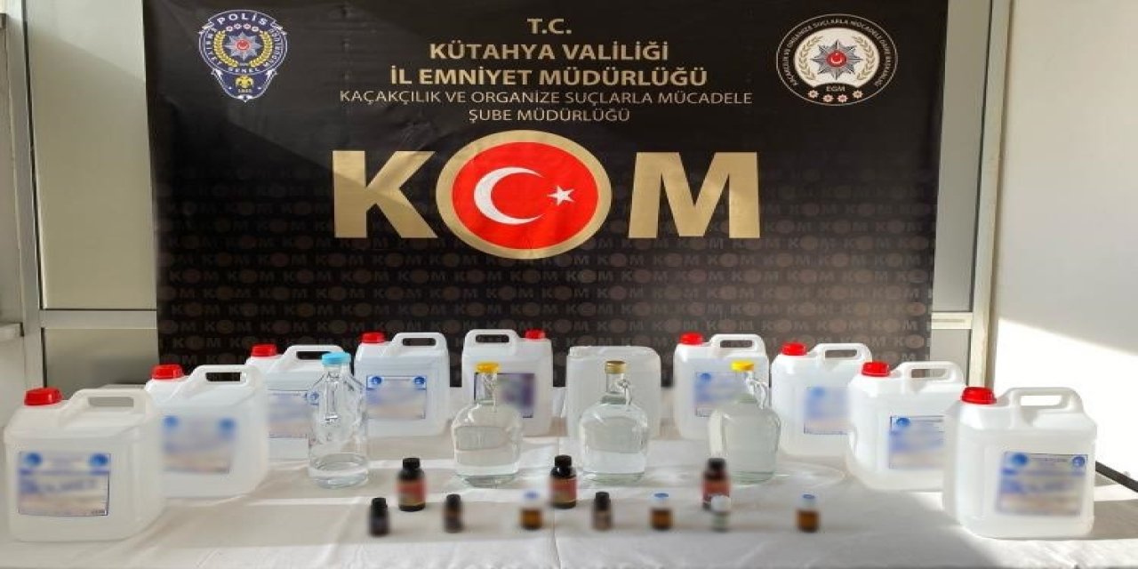 Kargodan 10 Litre, İki Evden 55 Litre Etil Alkol Ele Geçirildi