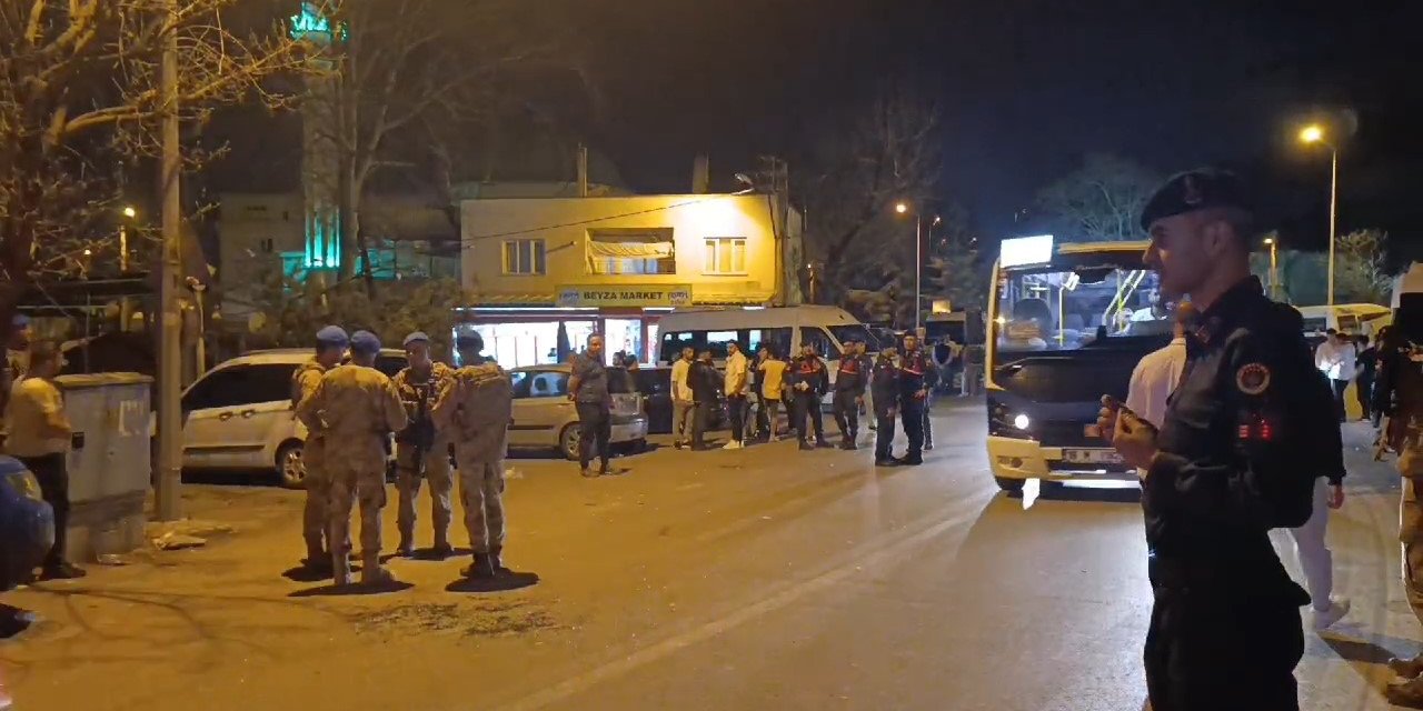Yol Verme Kavgasında Ortalık Savaş Alanına Döndü