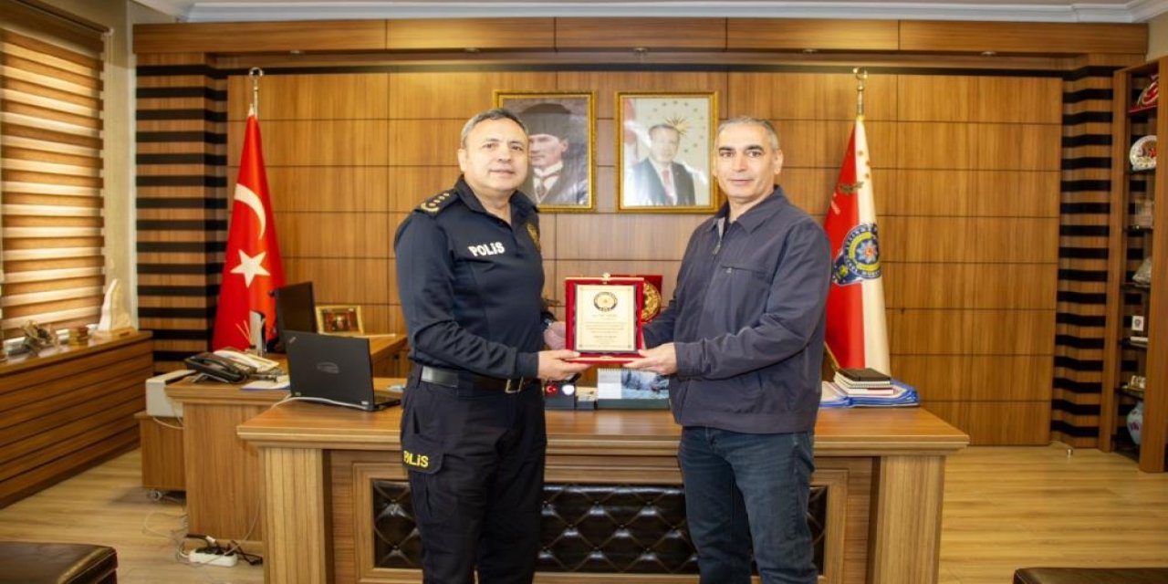 Emektar Polis Memuruna Vefa