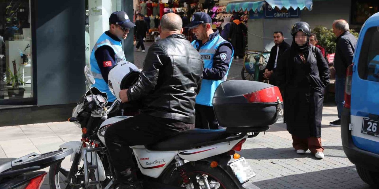 Zabıtadan Yaya Yollarında Sıkı Denetim