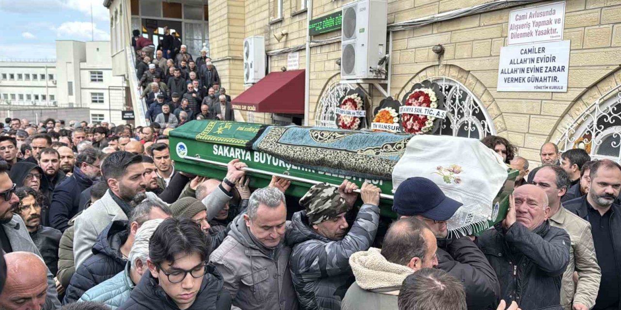 Kiracısı Tarafından Pompalı Tüfekle Öldürülen Adam Son Yolculuğuna Uğurlandı