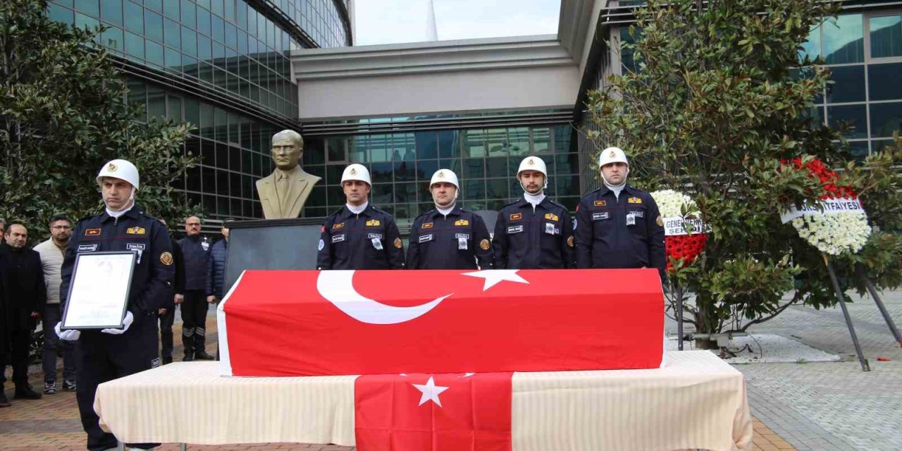 Yangından Dönerken Kaza Sonrası Hayatını Kaybeden Genç İtfaiyeci İçin Tören Düzenlendi