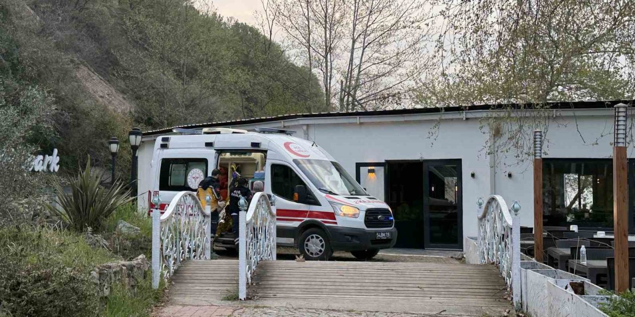 Şiddetli Rüzgarda Göle Düşen 5 Kişi Kurtarıldı, 2 Kişi Kayıp