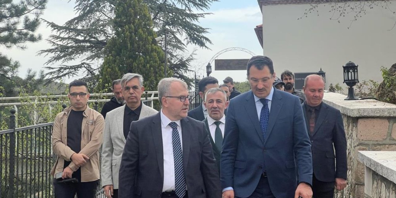Genel Başkan Yardımcısı Yavuz, Şeyh Edebali Türbesi’ni Ziyaret Etti