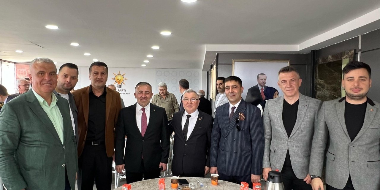 Ak Parti’de Bayramlaşma Programı Yoğun Katılım Sağladı