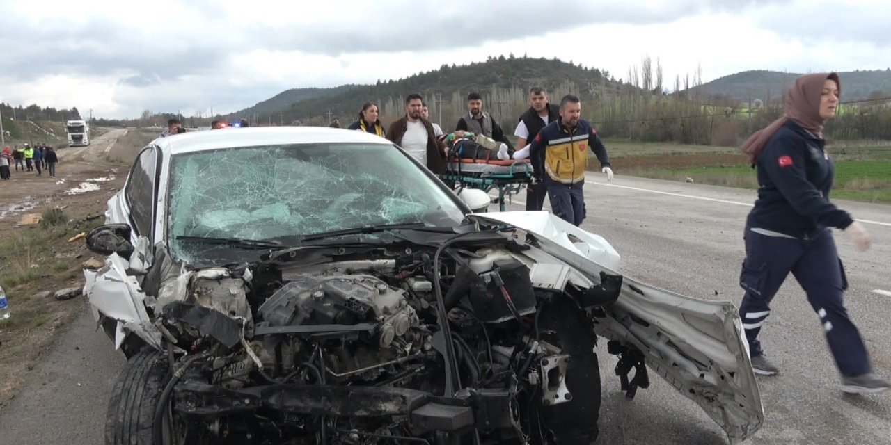 Yaşanan Trafik Kazasında 3 kişi yaralandı
