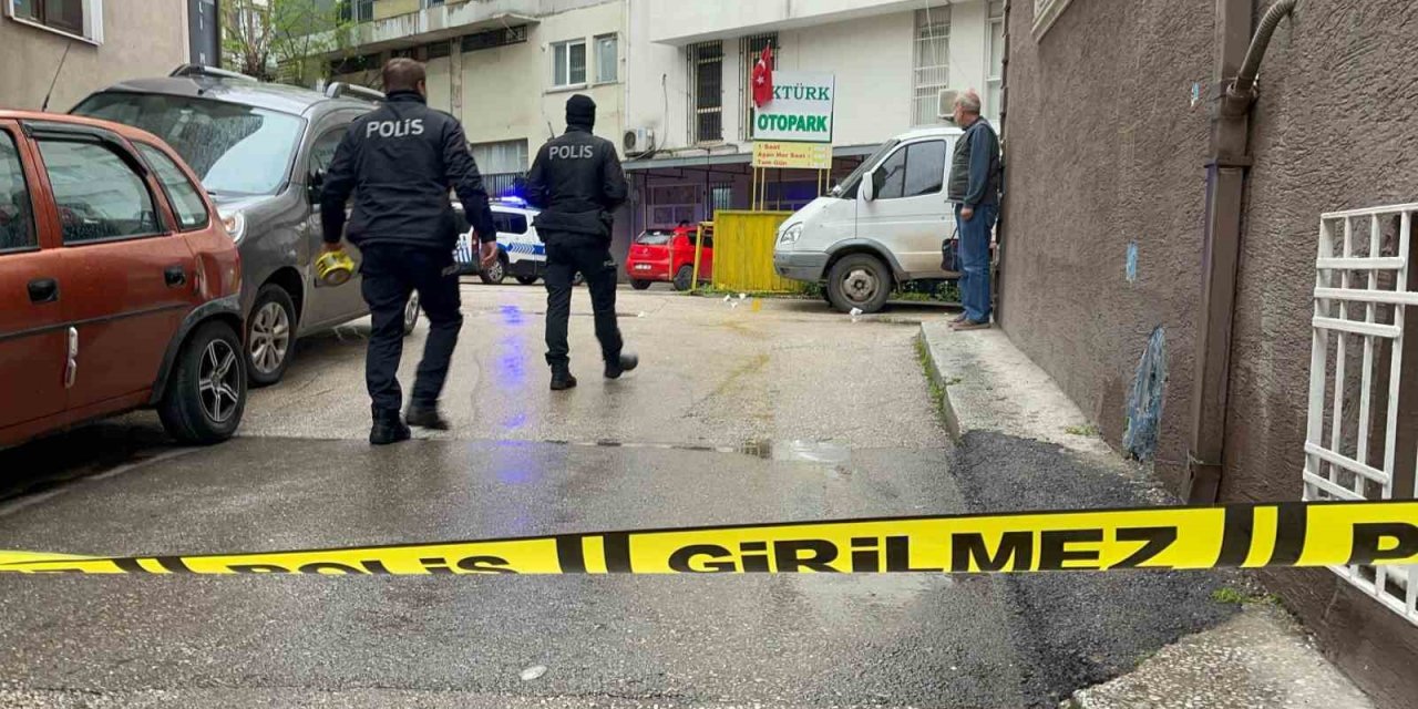 Motosikletle Gelip Defalarca Ateş Etti