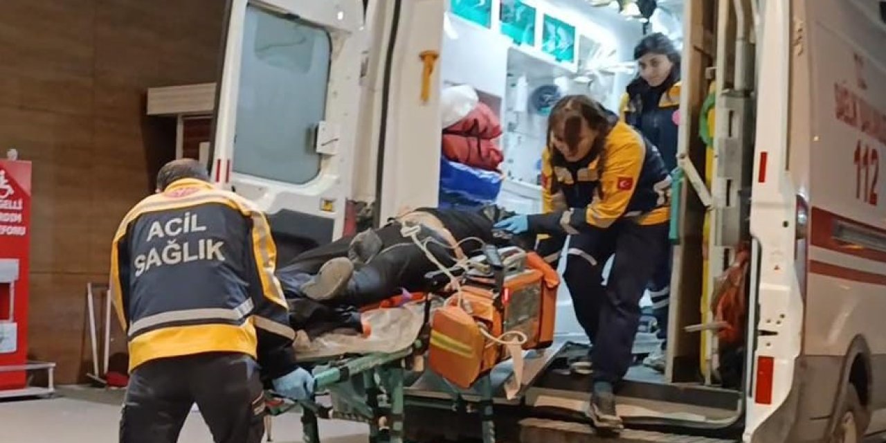 Otomobil İle Motosiklet Kafa Kafaya Çarpıştı: 1’i Ağır 2 Yaralı