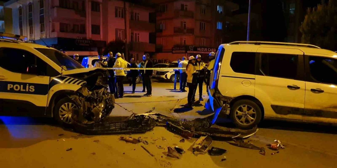 Polis Aracının Da Karıştığı Zincirleme Kaza