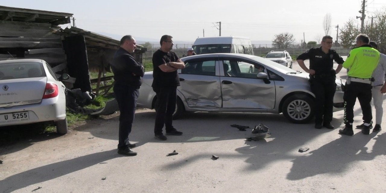 Trafik Kazası: 2 Yaralı