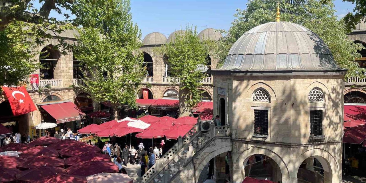 Tarihi Çarşılar Ve Hanlar Bölgesi’nde Hafta Sonu Yoğunluğu